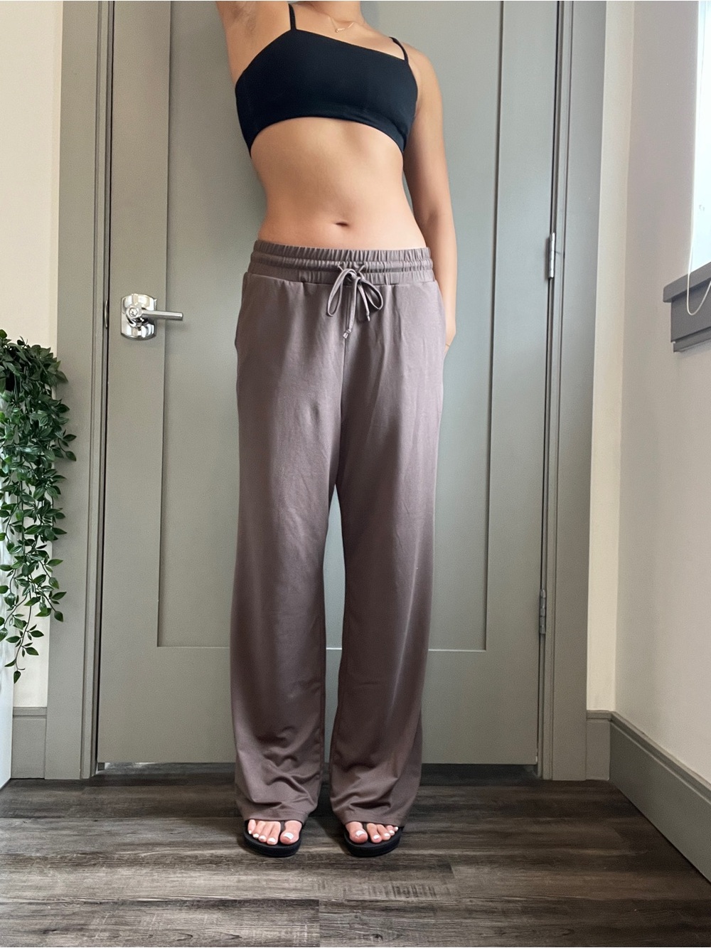 Sarin Matthews Brown wide-leg pants with elastic drawstring waist